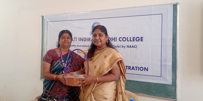 CANCER AWARENESS TALK BY DR.SASIPRIYA ON 13.03.2023 AT SHRIMATI INDIRA GANDHI COLLEGE