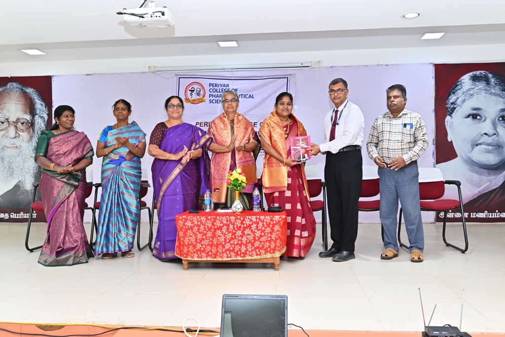 Dr. P. Sasipriya Govindaraj Attends Periyar College Freshers' Induction Programme as Special Chief Guest 3 IMG 20261021 WA0019