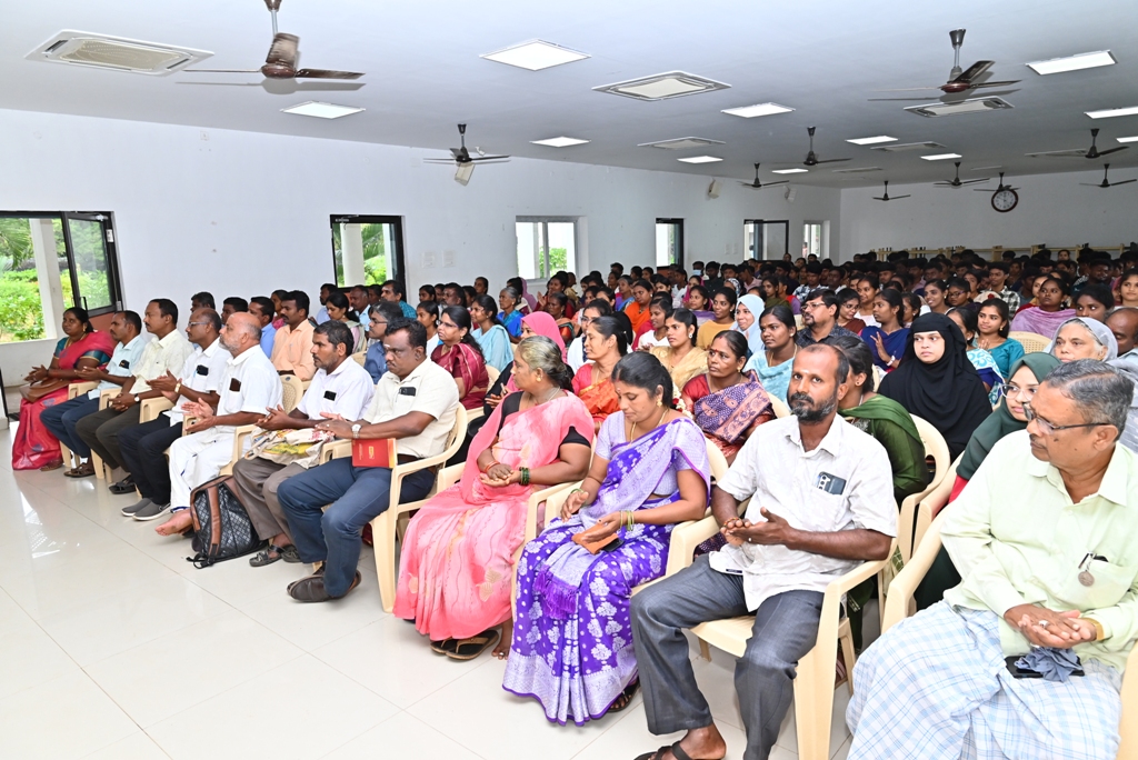Dr. P. Sasipriya Govindaraj Attends Periyar College Freshers' Induction Programme as Special Chief Guest 4 IMG 20261021 WA0020